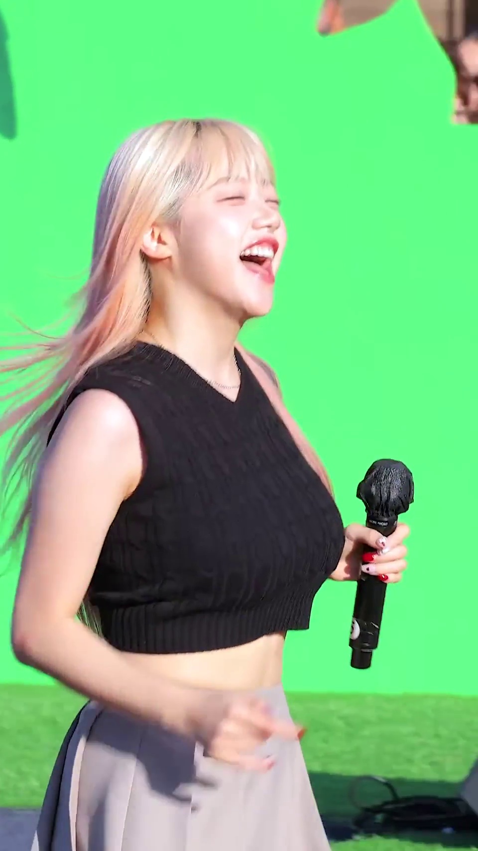 Jiwon of cignature, Radiantly Running in a Knitted Tank Top, Truly Something