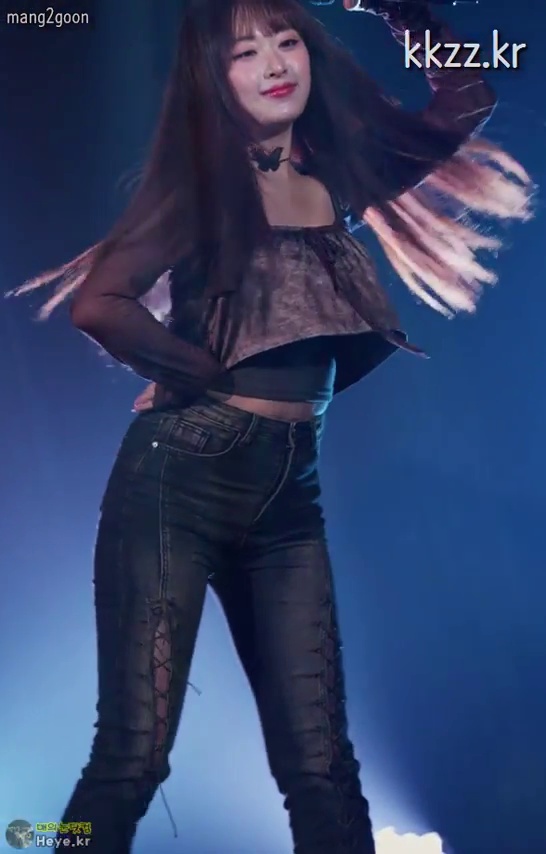 Jeans Line: ILY:1's Ririka