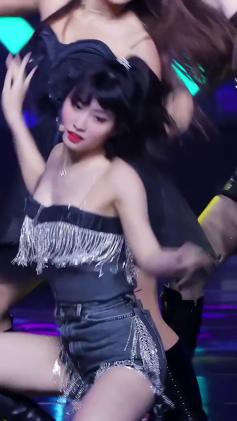 TWICE Momo's Squatting and Grooving Choreography Compilation