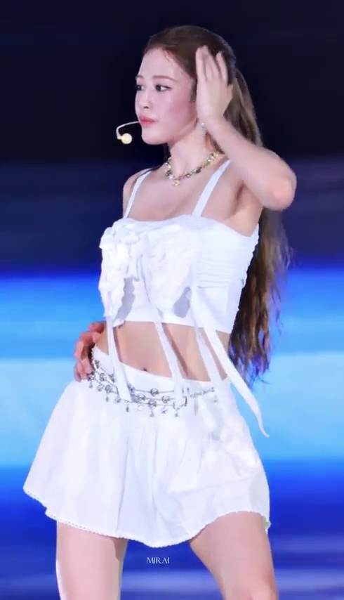 IVE Yujin's Outfit is as Refreshing as Her Beauty
