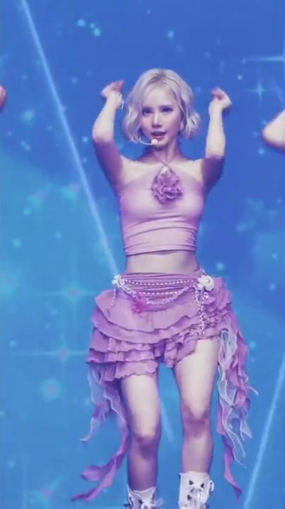 VIVIZ Eunha in a Poufy Halter-neck Tank Top